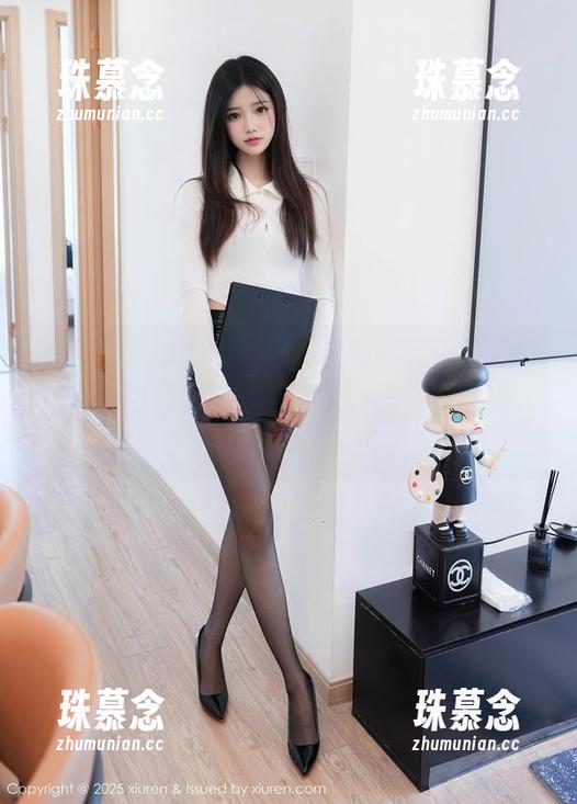 秀人网-lucky咏丹 秀人网 - lucky咏丹的白衬衫完美得像网盘里的隐藏文件,赶紧下载吧,别让别人抢先。