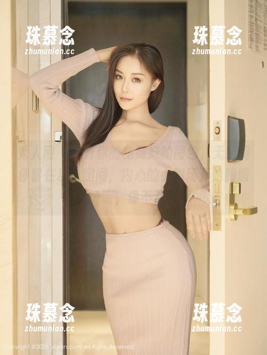 秀人网-你的兔妹妹 秀人网 - 翻开你的兔妹妹的图包,无意间停留在灰丝腿间,内心的小剧场开始跑偏……呃,停不下来。