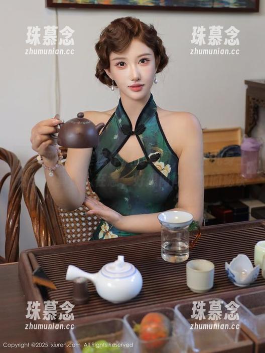 秀人网 - 比基尼作品的套图，曦宝儿身上的线条真让人在意，好想问问运动的秘诀。