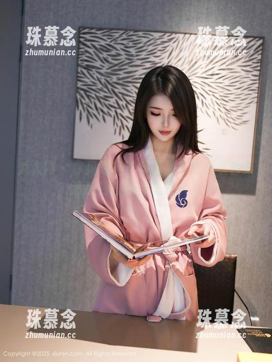 秀人网 - 你见过吗？邹晶晶高清泳衣合集，清凉到让我都想跳水了！