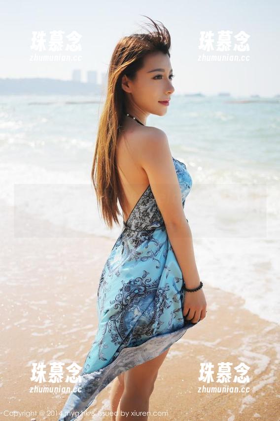 美媛馆 - 边框里的Angela喜欢猫：这组写真好像都带着眼神的考验
