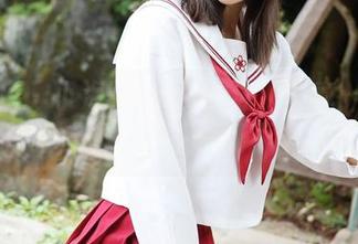 美媛馆 - 小海臀rena的泳池写真：看她在水中摇曳的乐趣，一场不常见的滋味