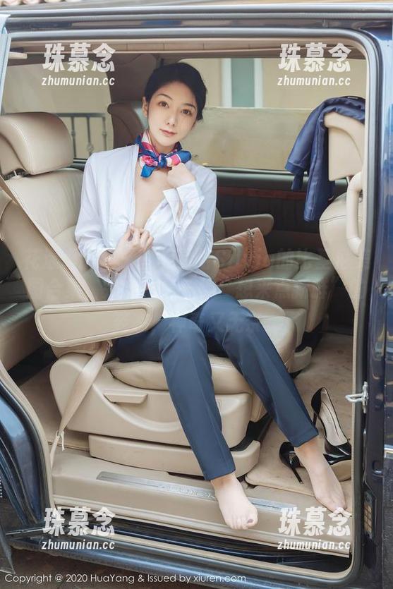 花漾show-易阳Silvia 花漾show - 收藏易阳Silvia的比基尼美图合集,完全就是一种“想来点新鲜”的姿态,神奇又无奈。