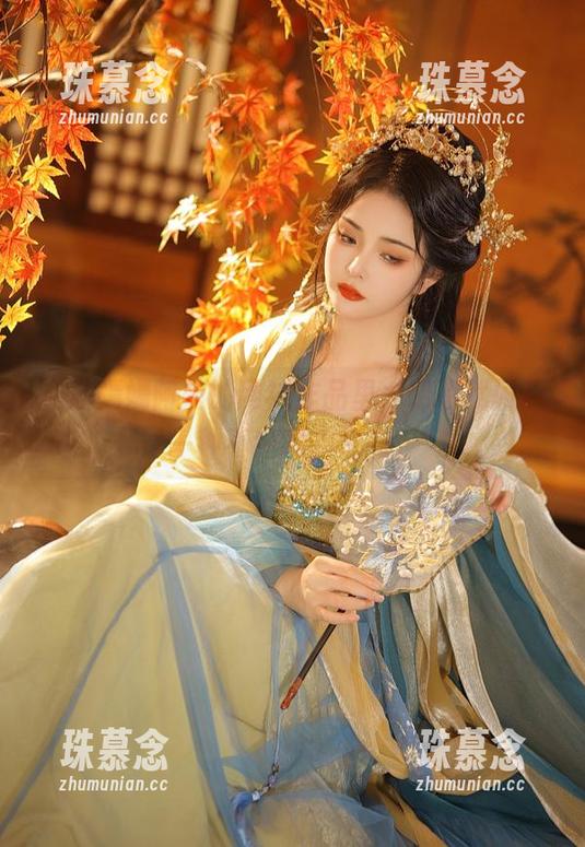 苏嫣嫣阿姨 在苏嫣嫣阿姨的网袜作品里,明明就闪着一种不经意的性感!