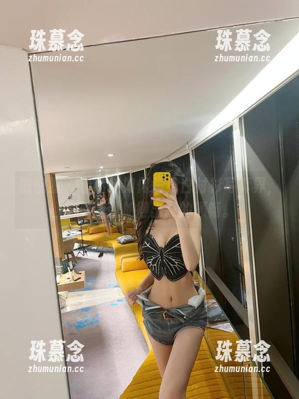 微密圈 - 看葛征如何跻身白衬衫写真界，把资源叠加得出奇的顺畅。