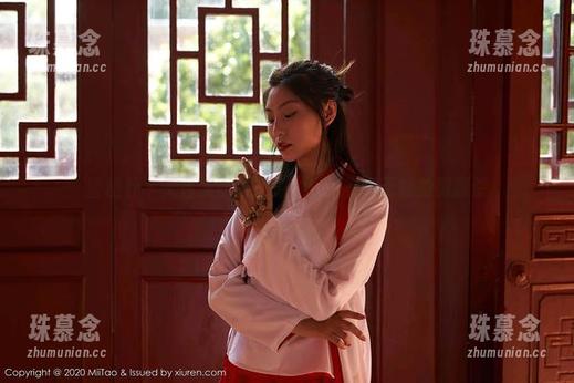 蜜桃社 - 天台美图大放送：真希有意无意的侧颜杀