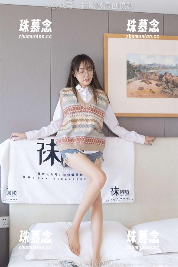 袜啵啵-熊熊 袜啵啵 - 蓝色短棉袜:被踩脏的勇敢无畏,熊熊的作品向我们传达了什么呢?