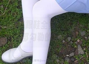 驶入西尔酱的高跟鞋全集:这脚是走不出腿部勾勒的迷境