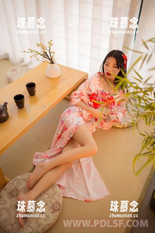轰趴猫-可乐Vicky 轰趴猫 - 作品里的可乐Vicky,白色无敌!我连洗白都没戏,更别提美丽!