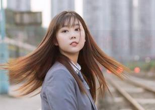 又是一组镜酱写真,玛修的pose我实在学不会,照成这样算不算误入小黑屋?