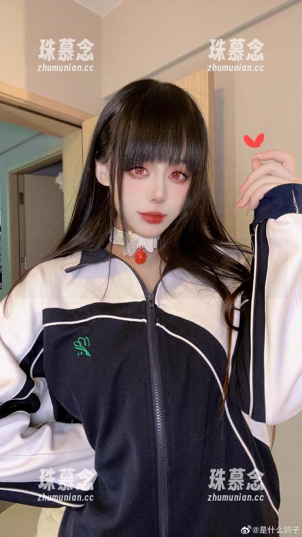 阿九从不咕咕 阿九从不咕咕的女仆cos,暗示的挑逗在细节之间,略带些不安分。
