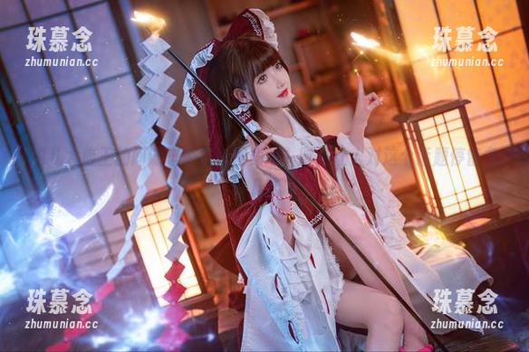 露儿大魔王 露儿大魔王的间谍过家家套图轰动一时,让人对这个话题停留多几秒