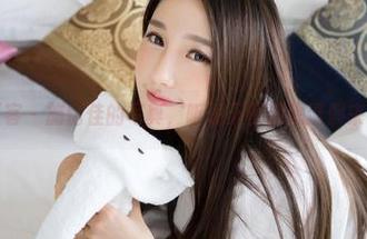 青豆客 - 施忆佳的写真，听说天使都想请假来看！