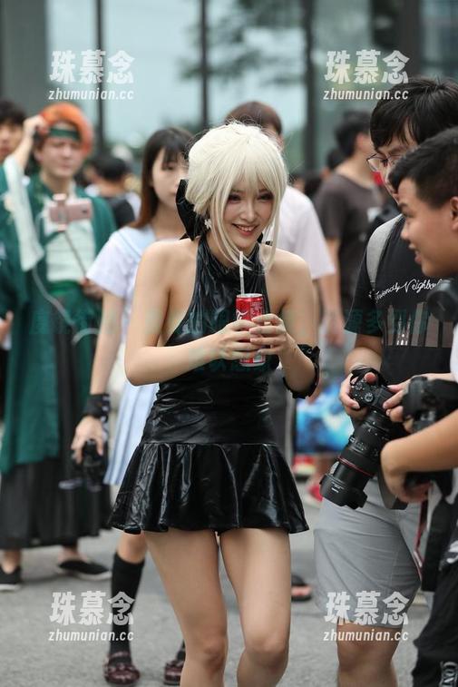 魔镜街拍-曼曼 魔镜街拍 - 曼曼的眼镜合集,资源多到你难以想象